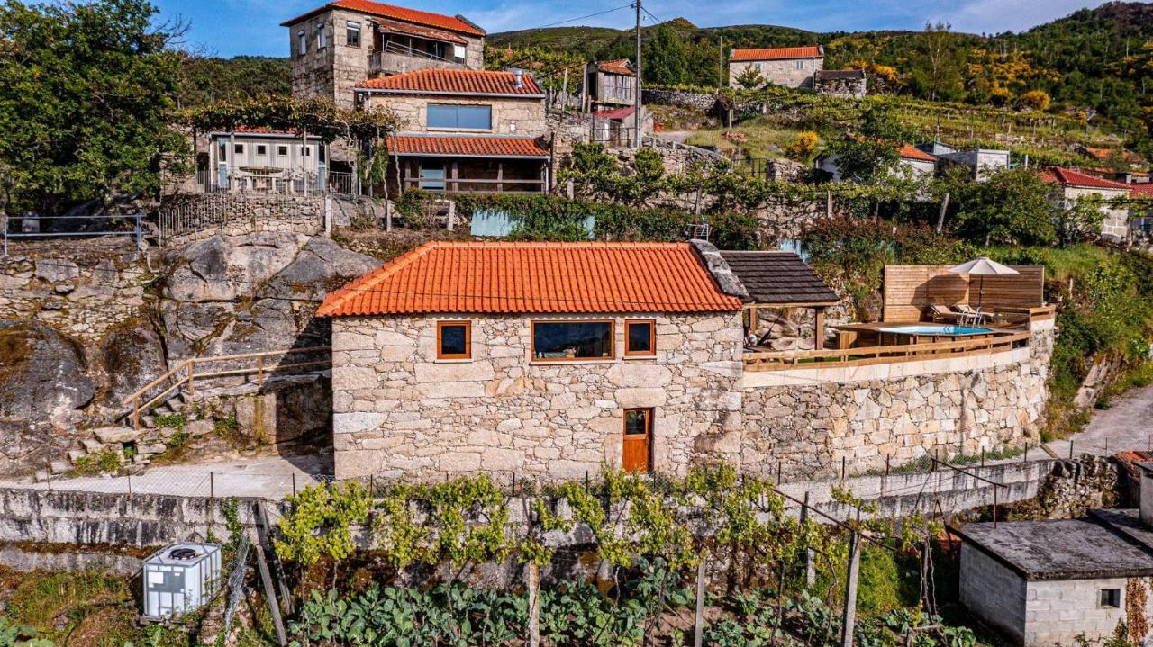 Chale Dos Penedos, Sossego E Piscina Privada Villa Monção Exteriör bild